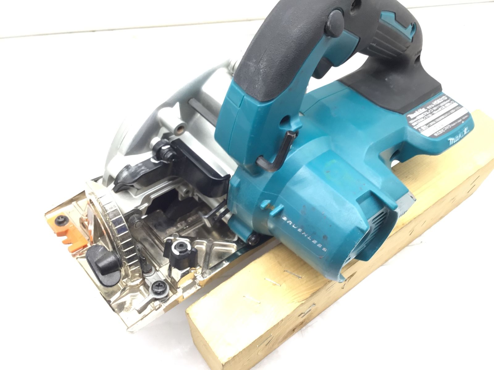 165mm18v充電式マルノコ HS631DZ