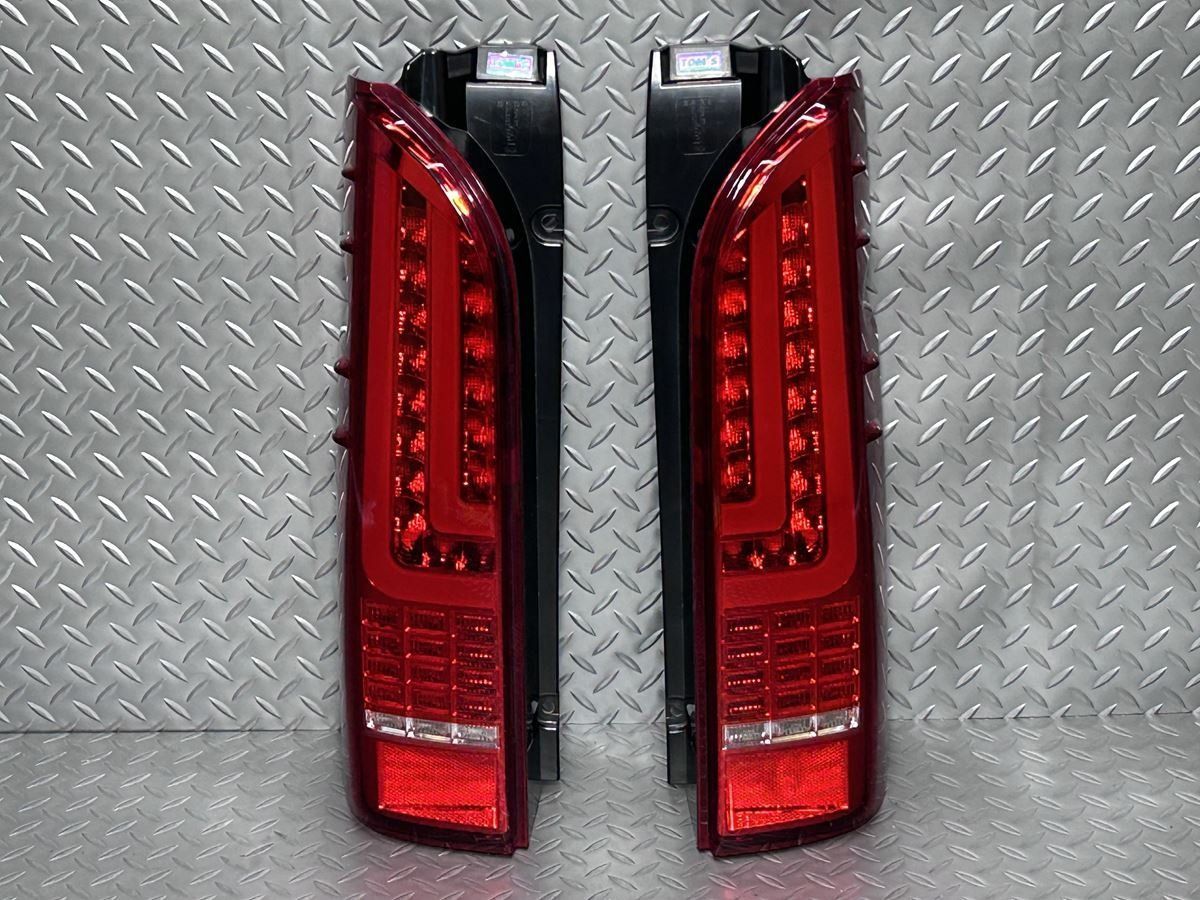 送料無料【中古】200系ハイエース TOM'S LEDテールランプ 81500-TTH25 KDH200K/V/205K/220/225/201/221/211K/TRH226 レジアスエース(23070004)