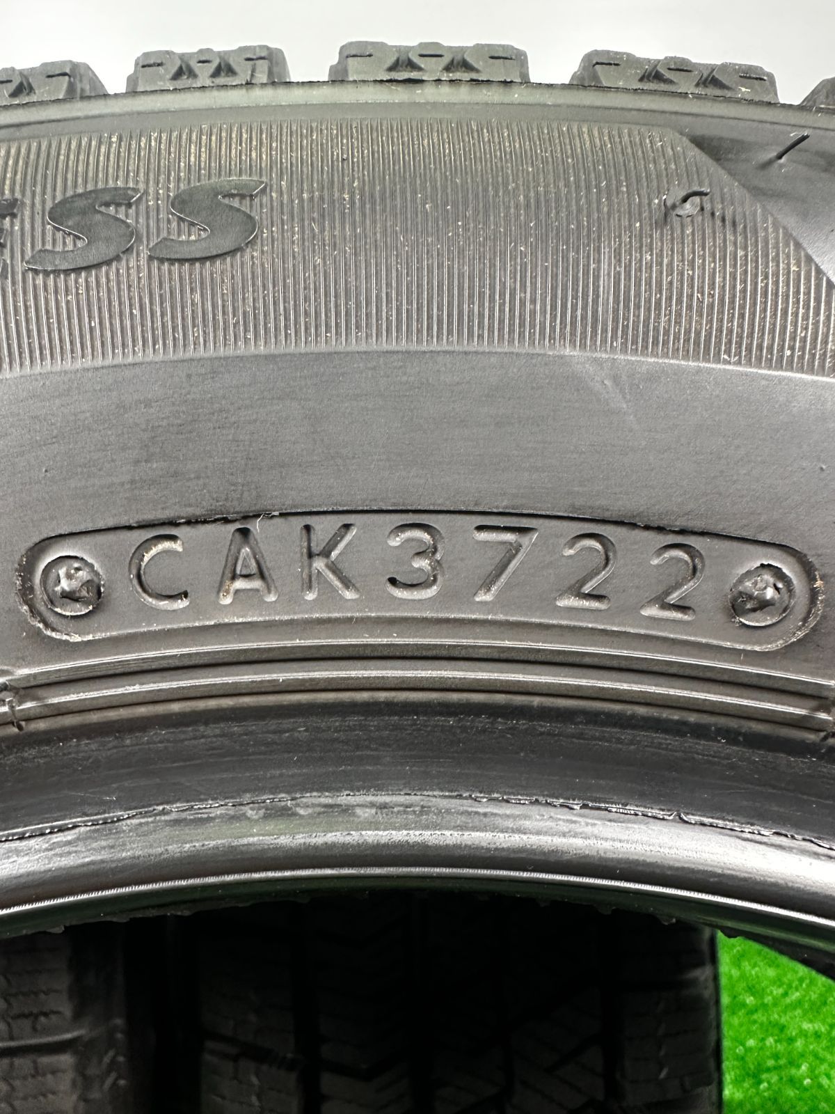 全品本物! 155 65R14 ブリヂストン VRX2 製 4本 冬タイヤ スタッドレス TA094 絶対にあなたの一番選択！