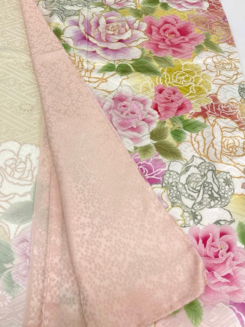 振袖 仮絵羽 銀通し ラメ刺繍 金彩 紋意匠 薔薇 正絹 未仕立て品 八掛付き ブランド振袖 仮絵羽 PF ラメ刺繍 金彩 紋意匠 正絹 未仕立て品