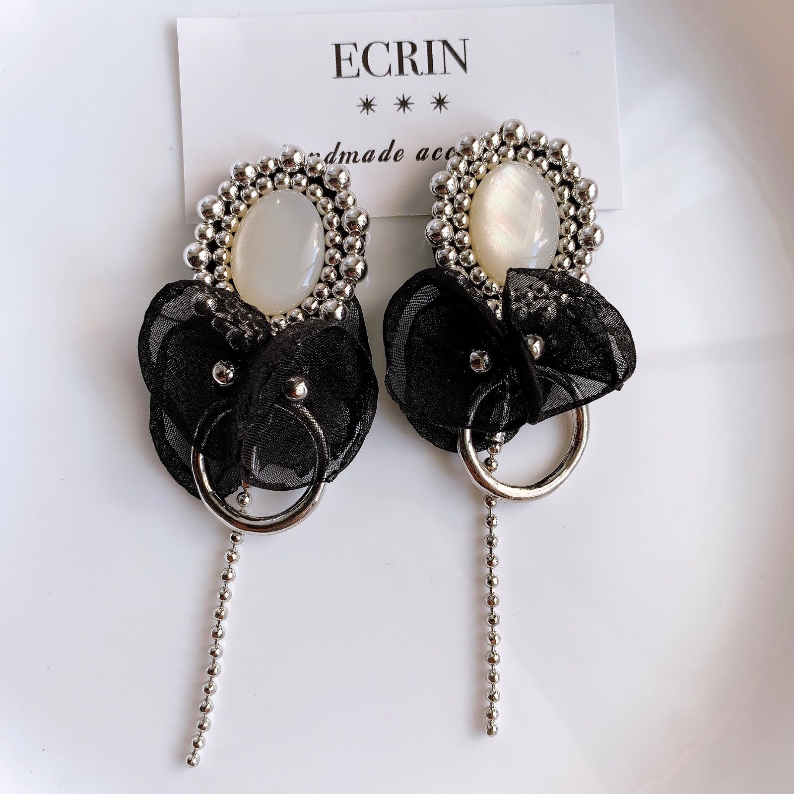 ハンドメイドピアス1351 1351 ドット リボン ハンドメイド ピアス