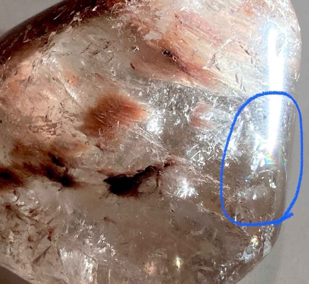 ラビットヘアー✨虹入り　アンフィボール　ルチル　タンブル ラビットヘアー 虹入り アンフィボール ルチル タンブル 原石 握り石