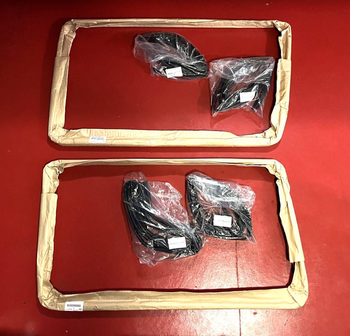 新品 トヨタ純正 70 ランドクルーザー クオータ ウインドウ