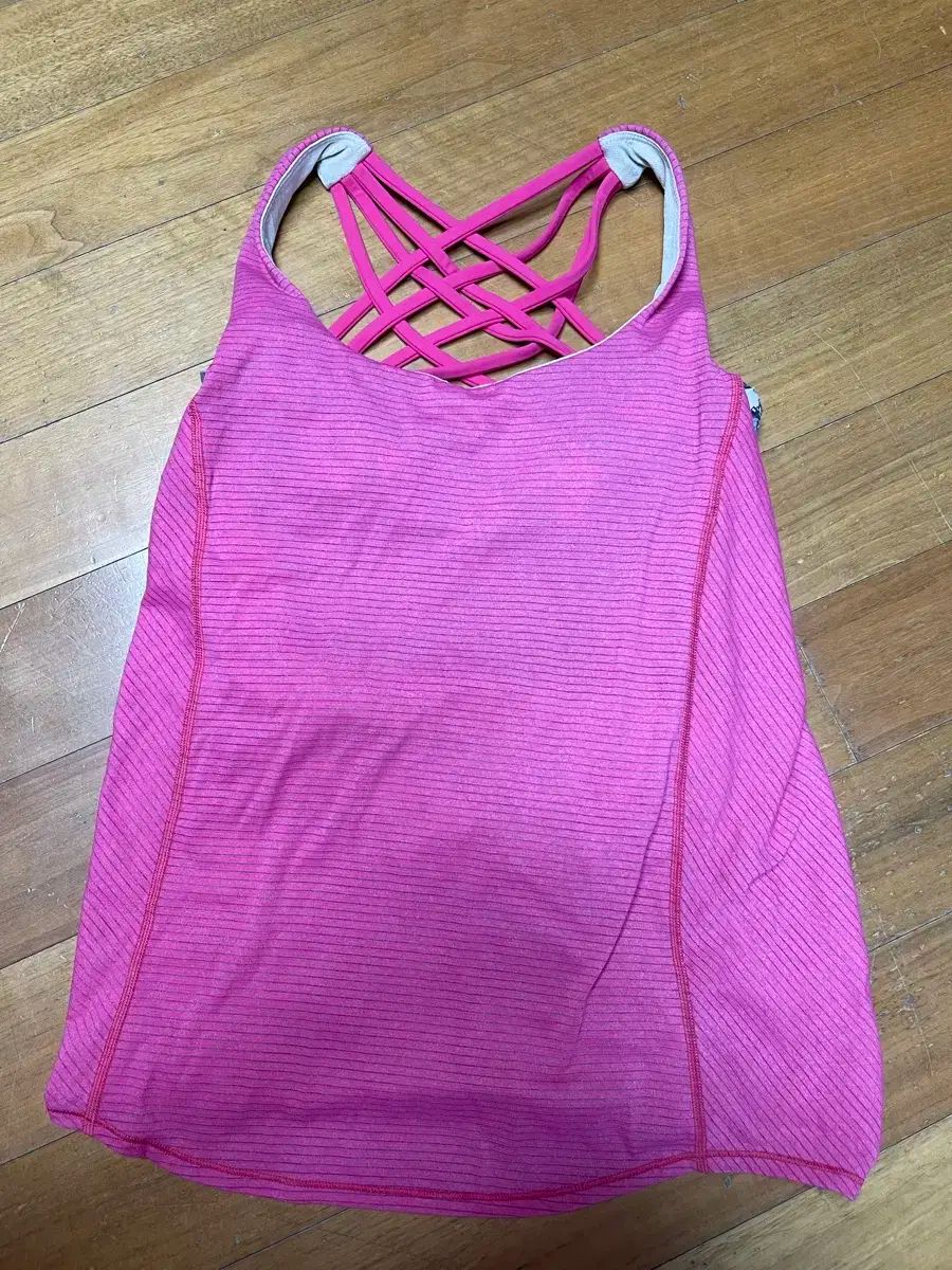 lululemon大人気カラー リブ編み タンクトップ ピンク size6 lululemon（ルルレモン） ピンク ブラトップ lululemon大人気