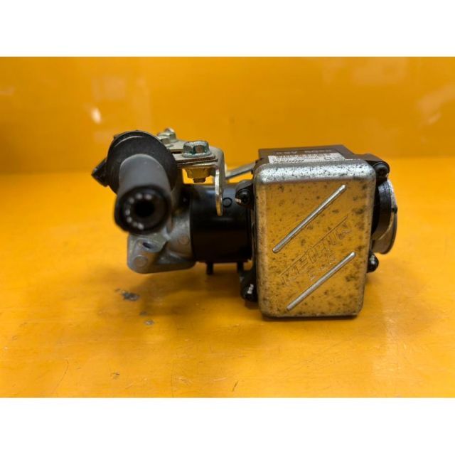 XN 58828 ホンダ HONDA フォルツァZ MF08-100 スロットルボディ キャブレター