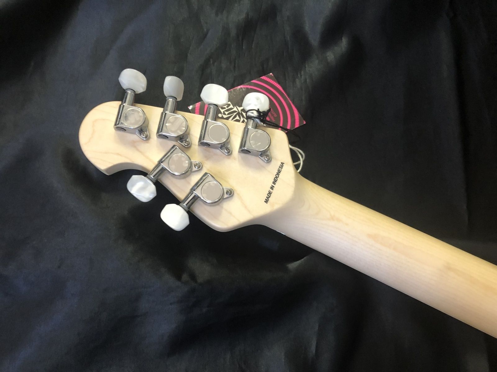 Sterling by Musicman / AX40 AXIS Transparent Gold（新品