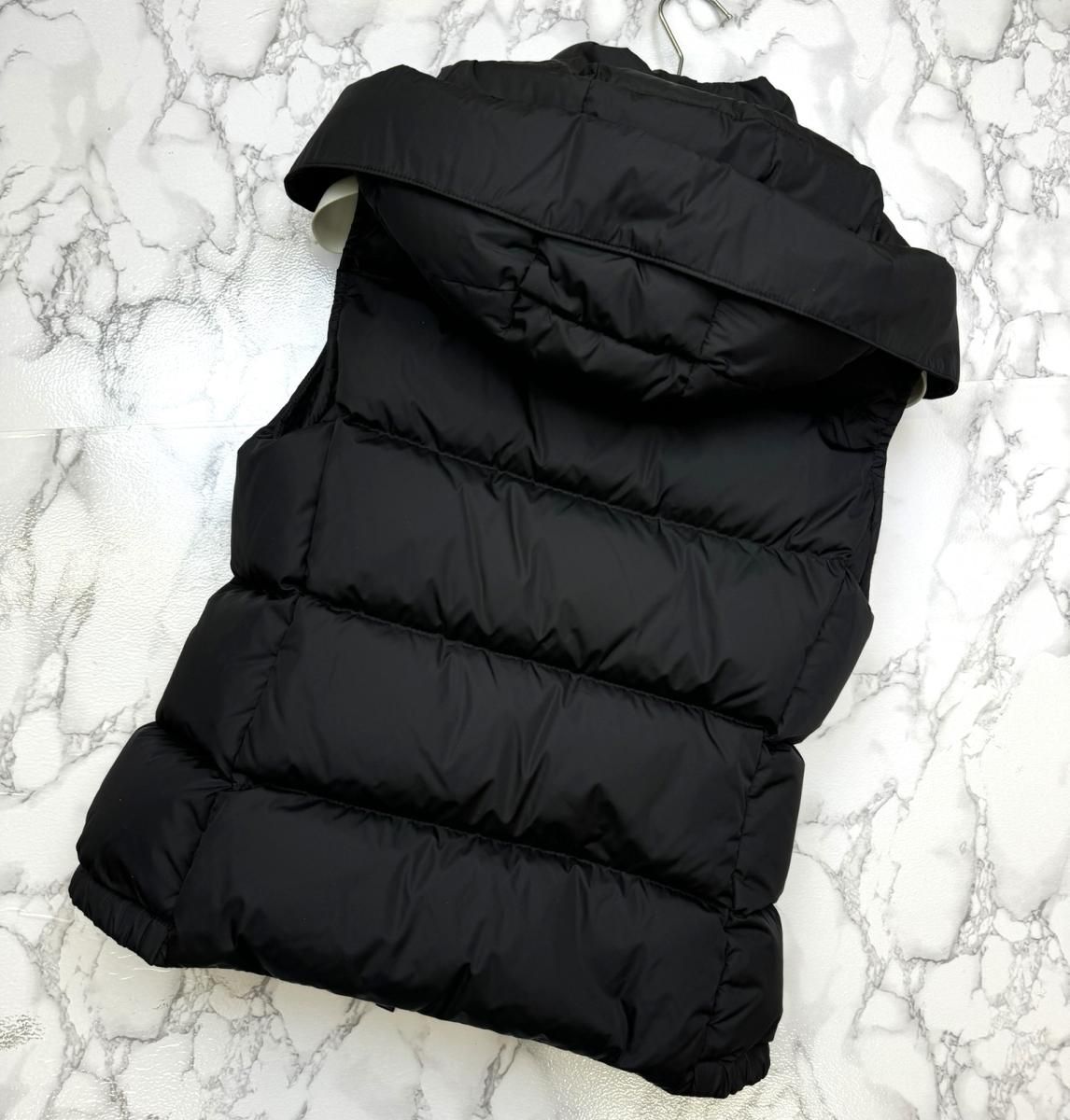 えりたん様専用ページ MONCLER （モンクレール） ﾀﾞｳﾝﾍﾞｽﾄ レディース ダウンジャケット Black F20931A51M00  54155 used:A GALLINULE ガリヌール ベスト ジャケット ブラック 0 Sサイズ 20年製 - メルカリ