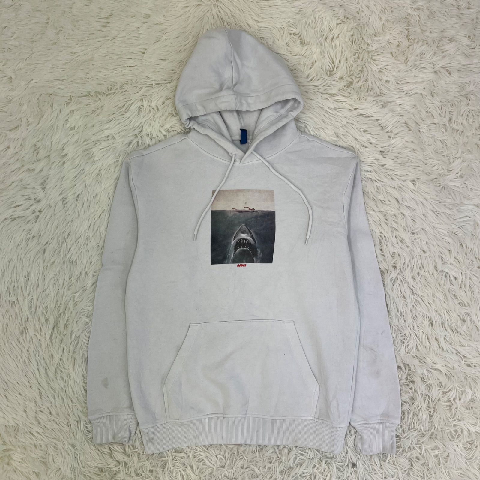 H-M×JAWS エイチアンドエム×ジョーズ プルオーバーパーカー フード JAWSイラスト ホワイト Sサイズ メンズ 男女兼用