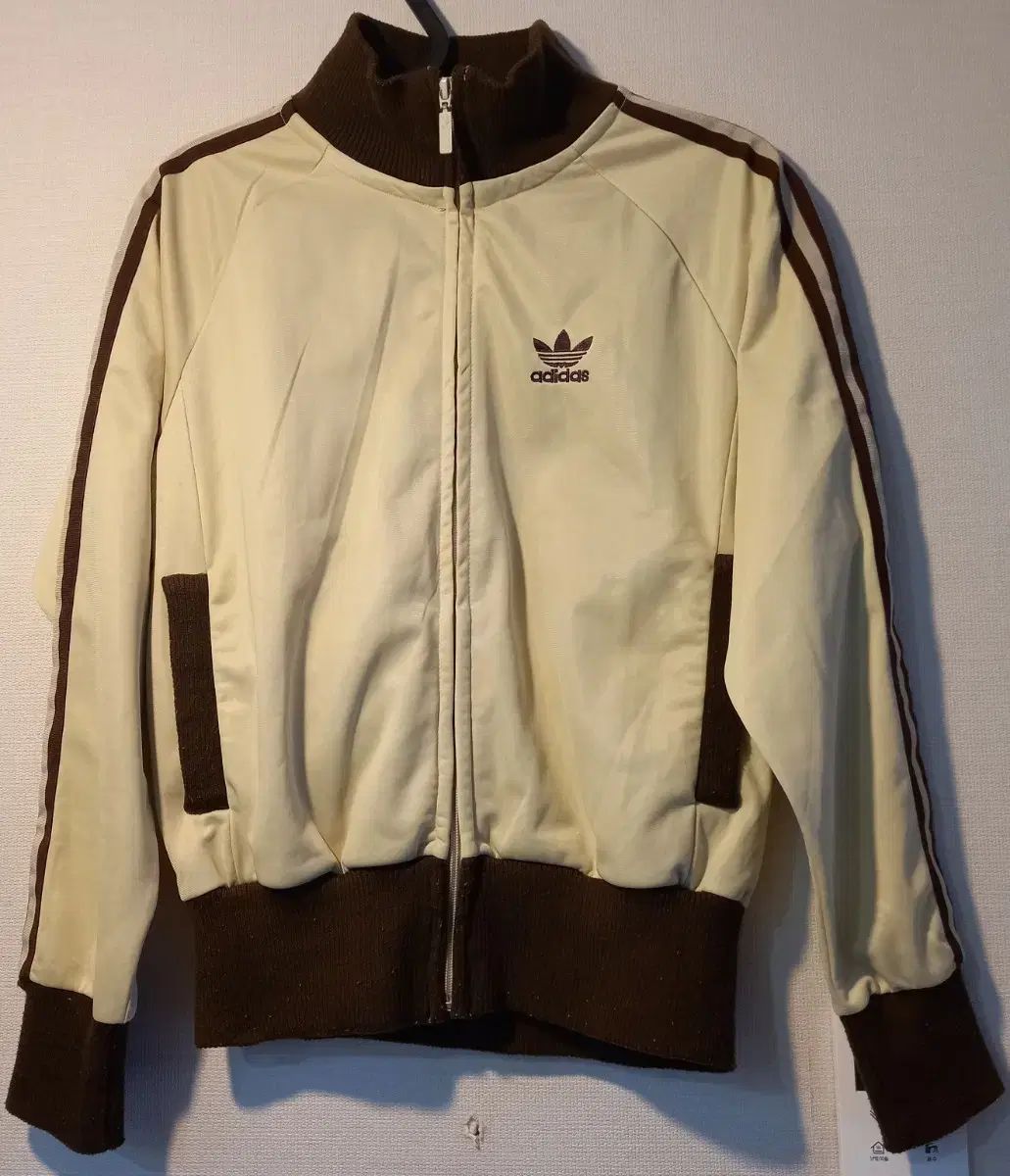 人気カラー】adidasジャージ ベージュ ブラウン 茶色 SST Lサイズ