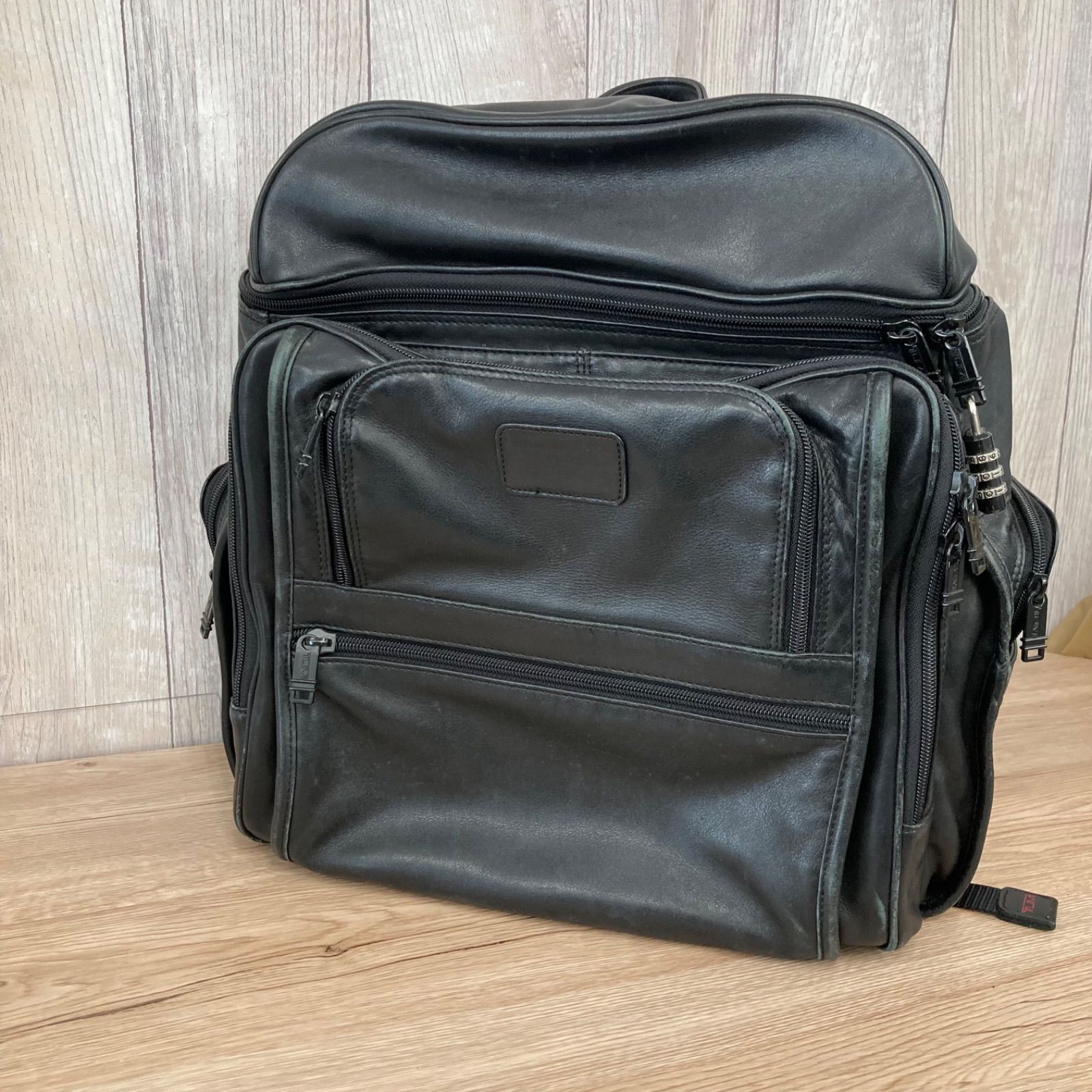 TUMI トゥミ 9640D3 (廃盤）ナパレザー・デラックス・バックパック 黒