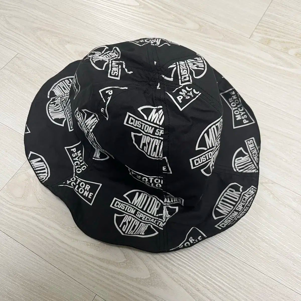 フリーホイーラーズ　モーターサイクル　リバーシブルチューリップハット フリーホイーラーズ モーターサイクル リバーシブルチューリップハット