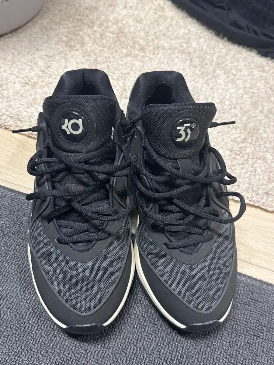 Kd16 バスケットシューズ 275