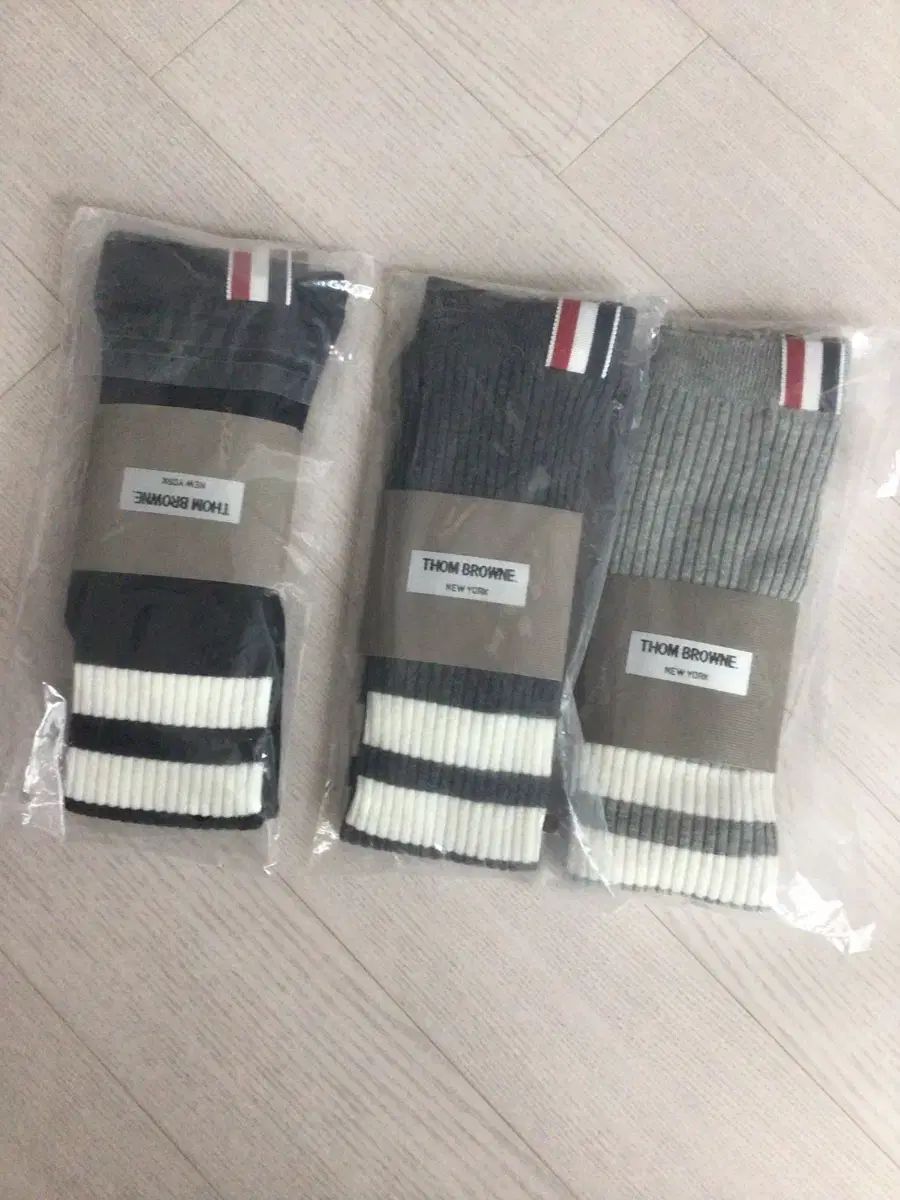 THOM BROWN トムブラウン 靴下 3 ネックレングス 45cm