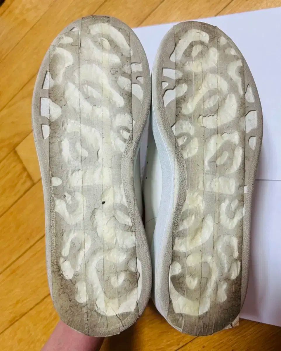 美品✨ アレキサンダーマッマクイーン ソールエンボス メンズ 28cm相当 alexander mcqueen(アレキサンダーマックイーン) メンズ