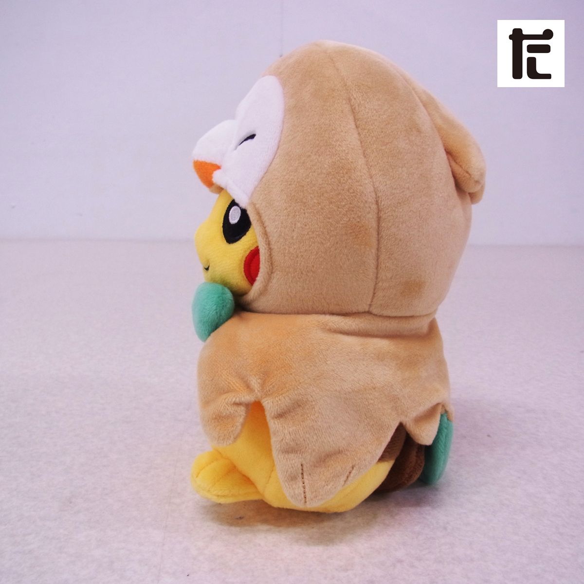 ポケモンセンター モクローのポンチョをきたピカチュウ