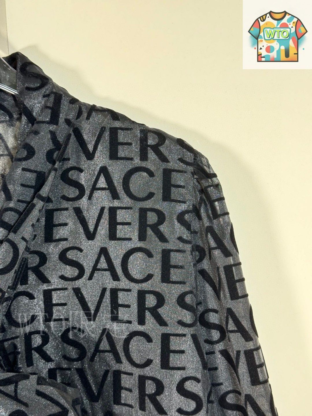 関税込♦VERSACE♦ロゴプリント クロップトップ VERSACE ヴェルサーチ ロゴ 帽子 キャップ帽 キャップ コットン