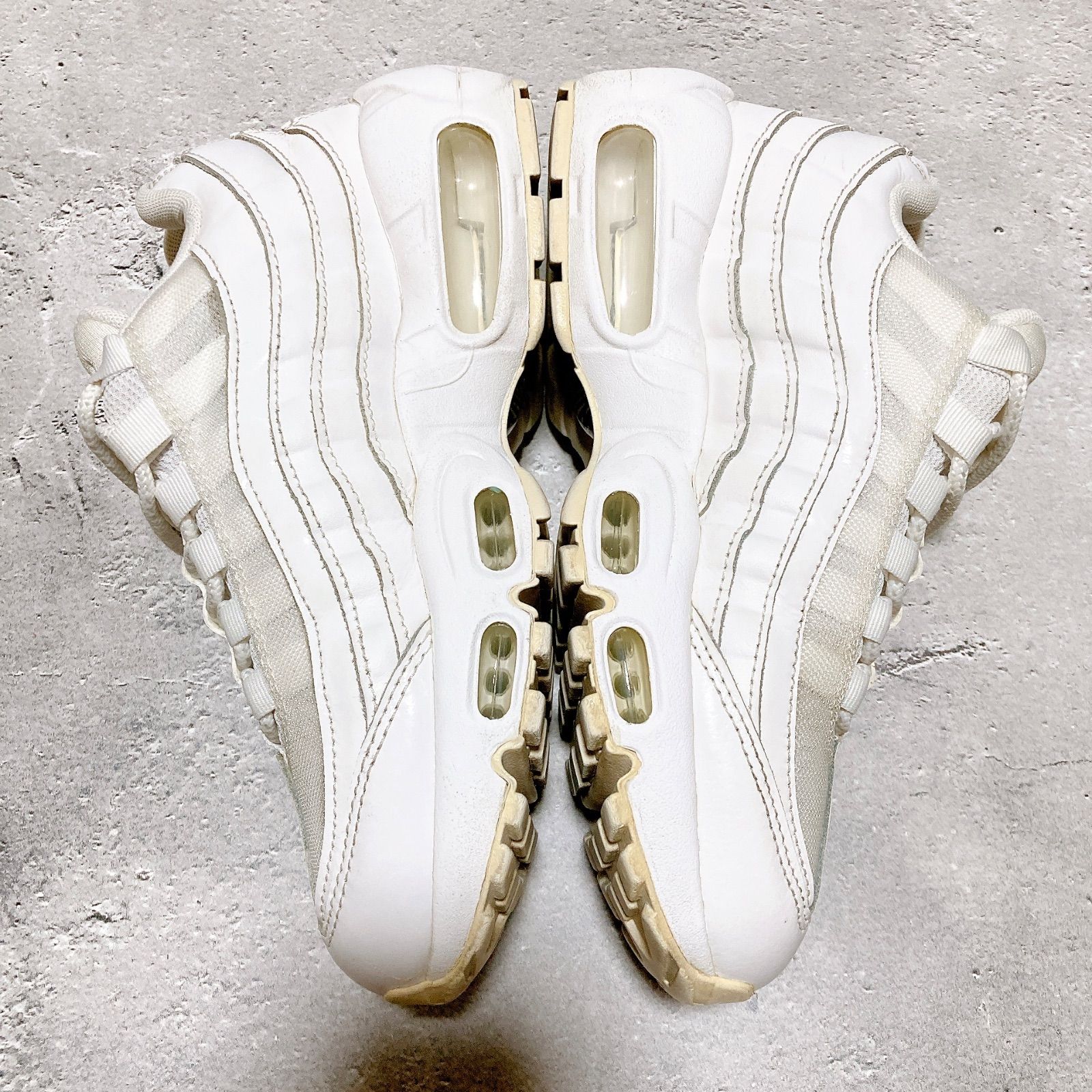 定価¥18,700 NIKE AIR MAX 95 トリプルホワイト エアマックス95 22.5cm