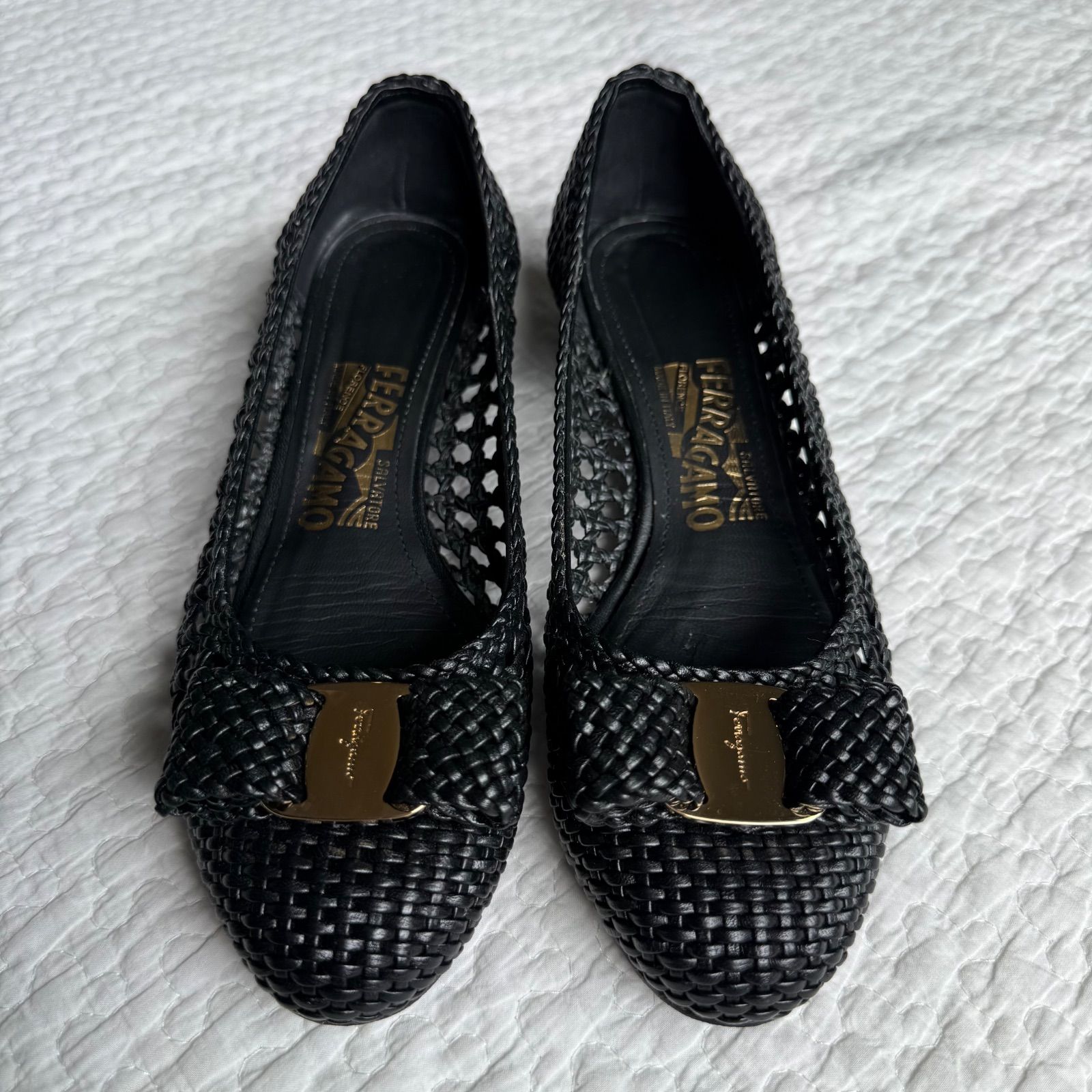 【極美品】サルヴァトーレフェラガモ パンプス ローヒール ヴァラ ブラック 極美品 SalvatoreFerragamo サルヴァトーレフェラガモ ヴァラ