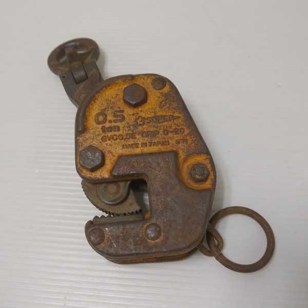 スーパーツール 自在型横吊クランプ GVC0.5E 0.5ton ロックハンドル機構 自在シャックルタイプ SUPER TOOL ≡DT5946