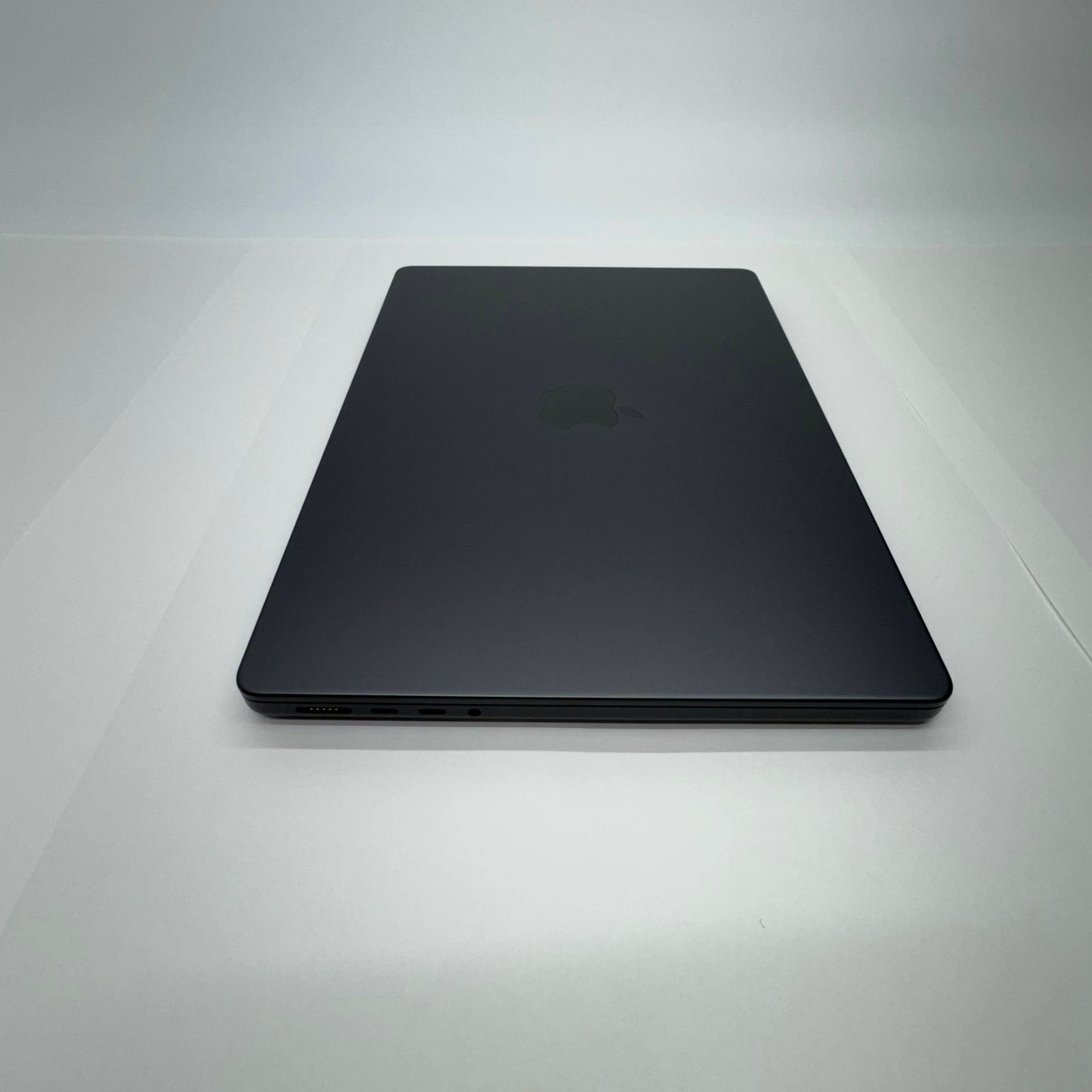 A5254 超美品 MacBook Pro M4 24GB 512GB 4549995547610_A01.jpg
