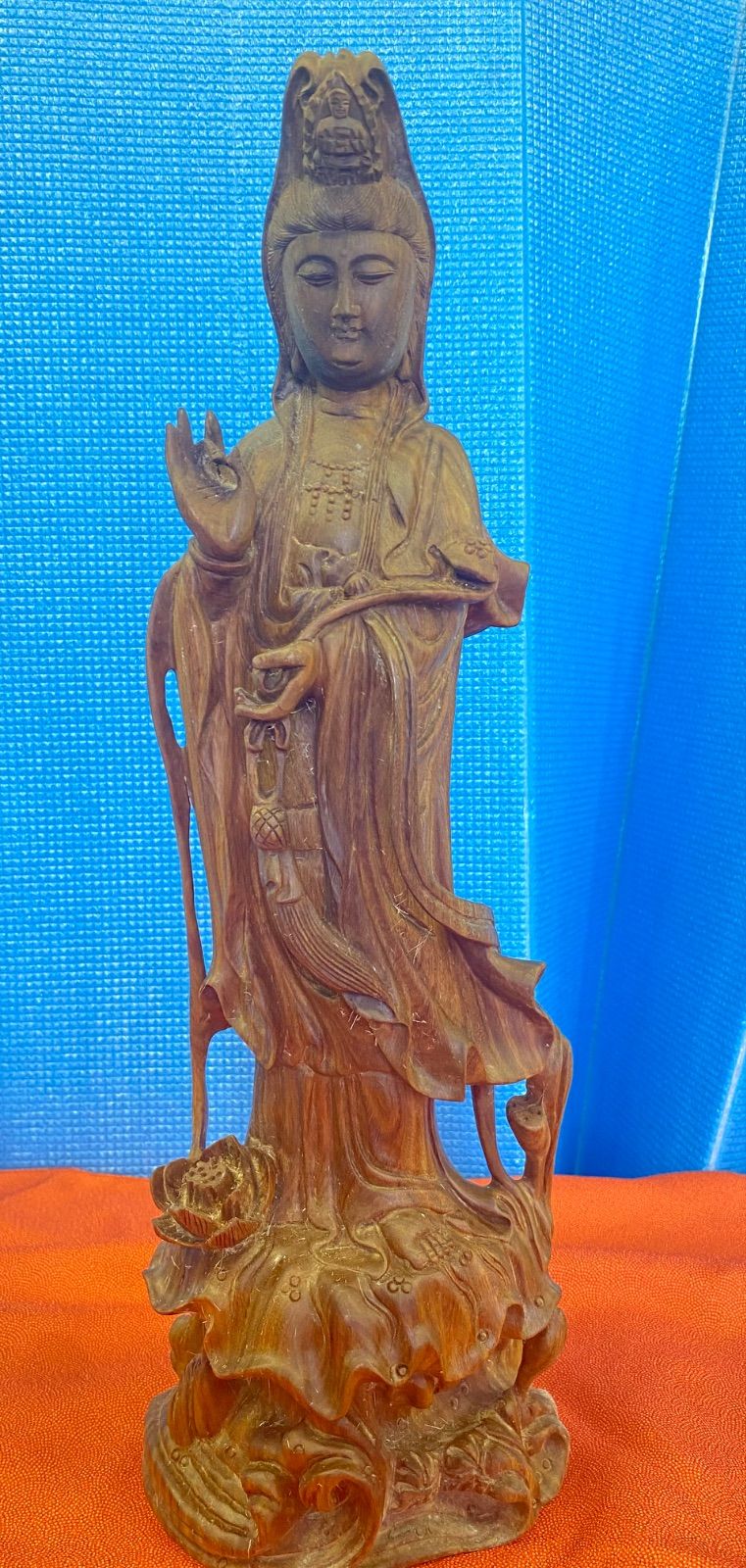 精巧な彫刻如意持て観音様　宝石の木（緑檀）彫刻　一刀彫り　仏像　木彫り 精巧な彫刻如意持て観音様 宝石の木（緑檀）彫刻 一刀彫り 仏像