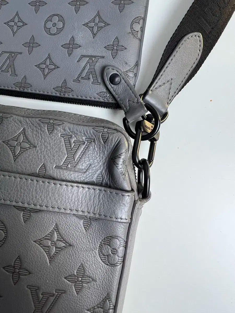 LOUIS VUITTON グレー トートバッグ LVレターパック¥1,600 トップ復刻版潮男型男性の街出に必要な