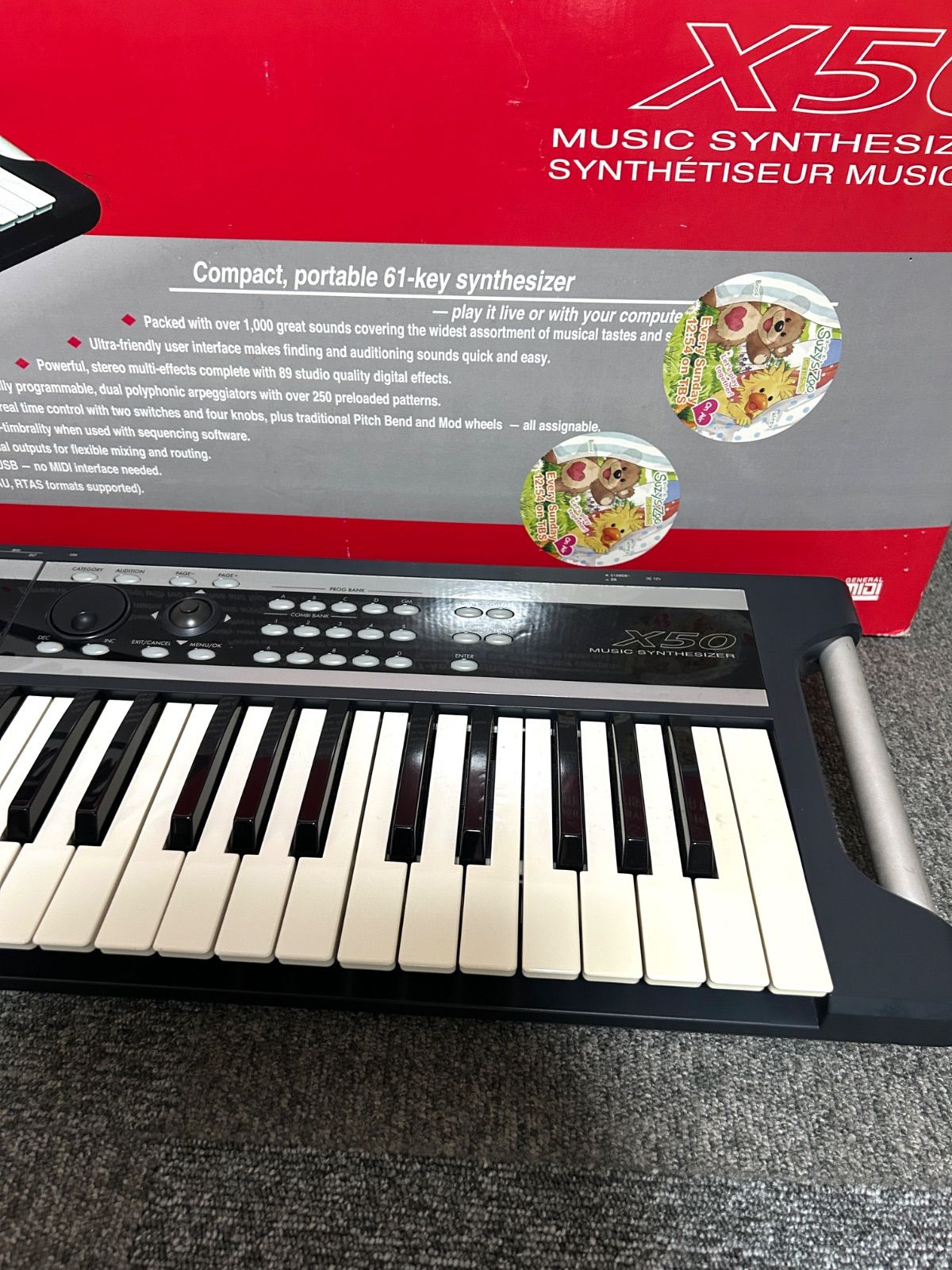 【美品】KORG シンセサイザー X50 61鍵盤 KORG X50 + ARMOR Flight Case (中古3)