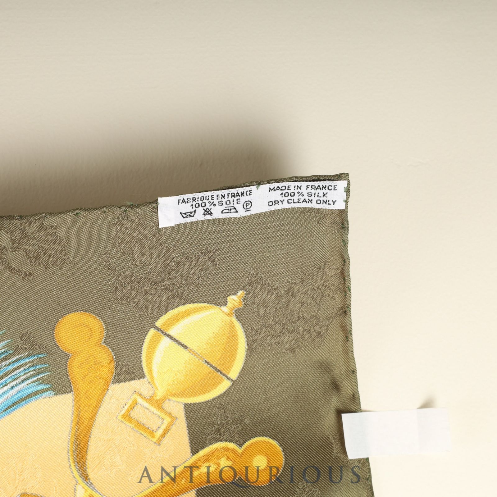 エルメス スカーフ カレ90 羽飾りと鈴 ケース SILK100% - メルカリ