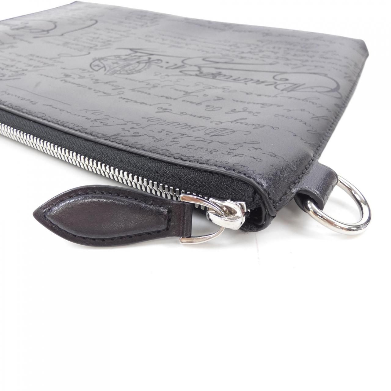 ニノGMスクリットレザークラッチ