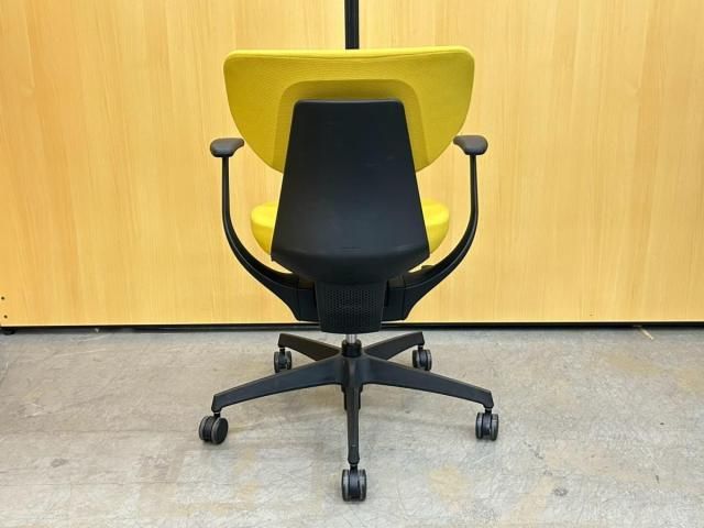 コクヨ イング クッション ラテラル 可動肘 樹脂脚 ポリキャスター WH×ディープパープル 1脚(メーカー直送) コクヨ イング クッション ラテラル 可動肘 樹脂脚 ナイロンキャスター