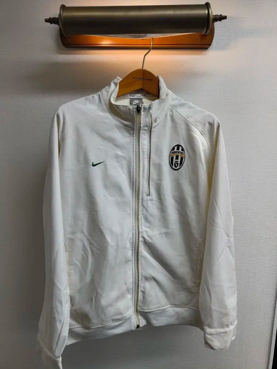 海外 M NIKE ナイキ マーキュリアル ユヴェントスFC ホワイト トラックジャージ ジャージ 販売