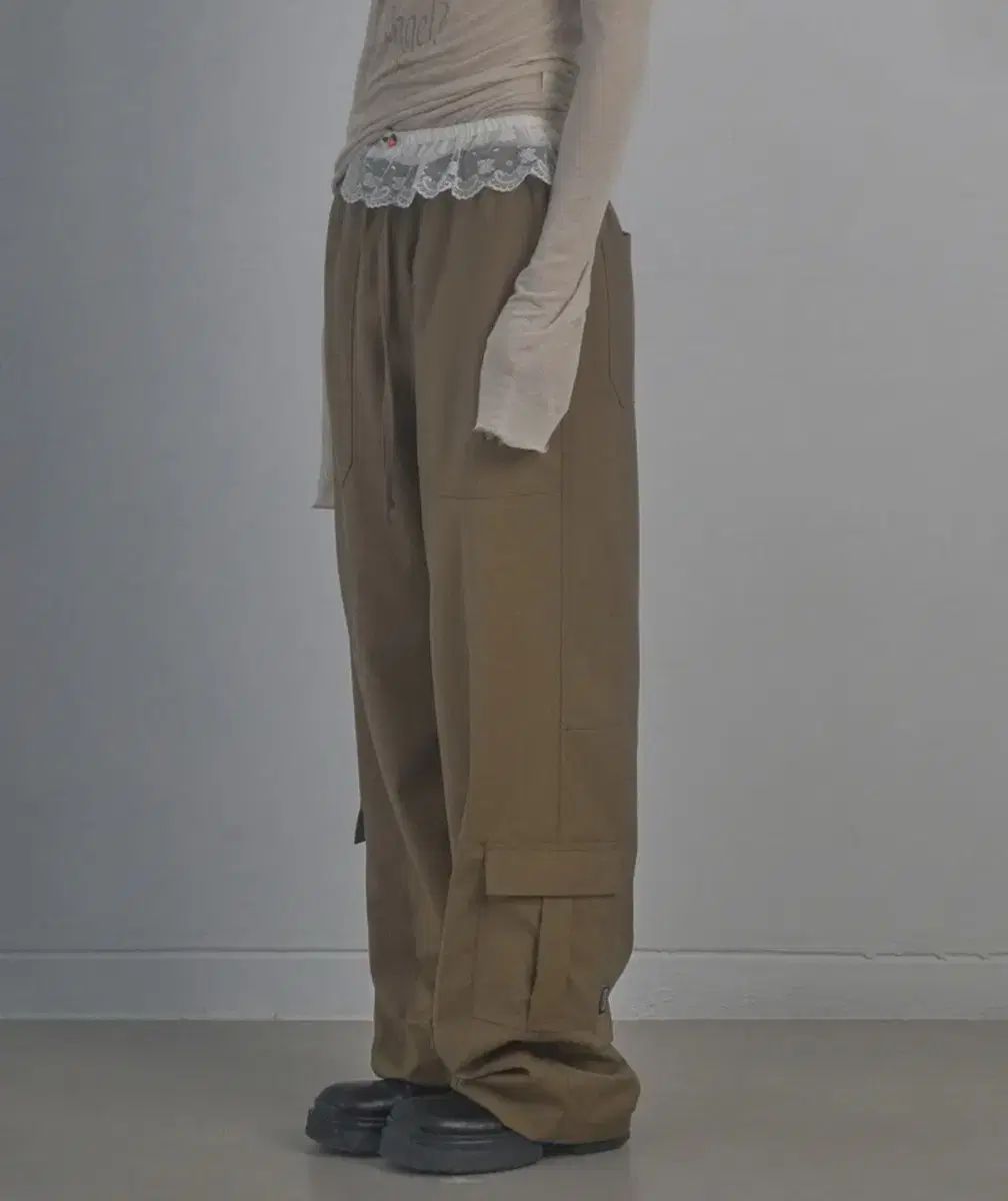 SCULPTOR スカルプター ステッチ ディテール カーペンター パンツ 茶色