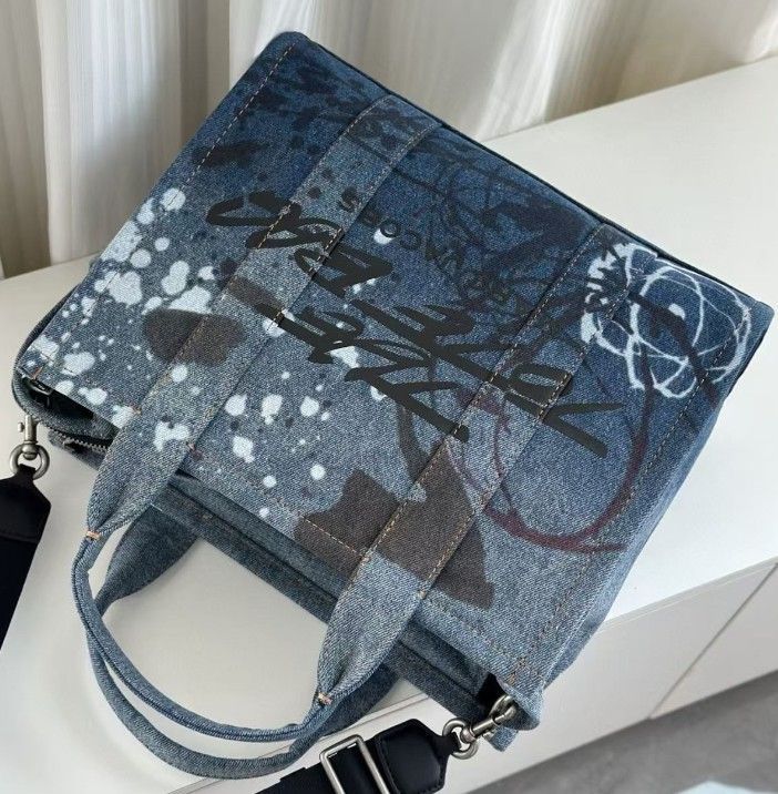 MARC JACOBS