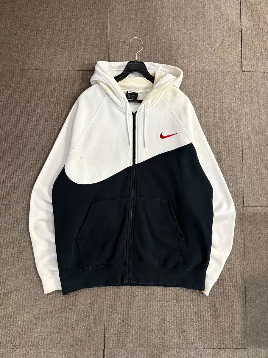 Nike(ナイキ） ビックスウォッシュ フード付き ジップアップ