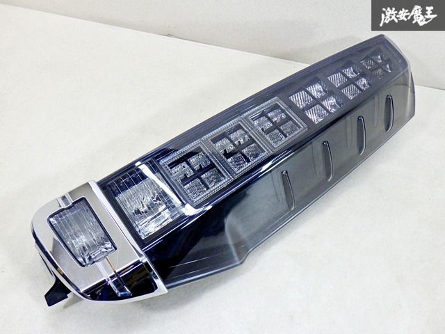 トヨタ 純正 ZRR80W ZRR85W ZWR80W 80 ヴォクシー 前期 LED