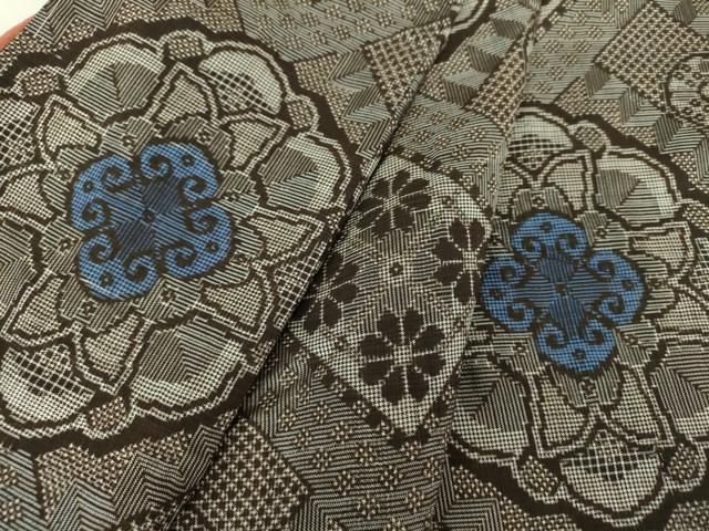 平和屋着物●本場大島紬　龍郷絣　花丸文　正絹　逸品　DAAQ3412ps 平和屋着物○本場大島紬 龍郷絣 花丸文 正絹 逸品 DAAQ3412ps - メルカリ