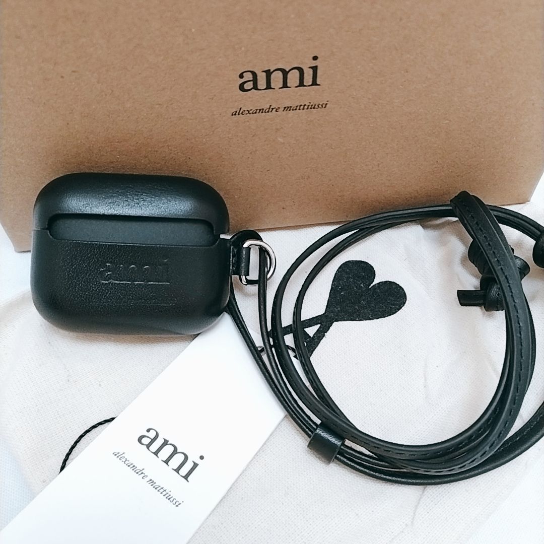 【AMI PARIS】AirPods ケース 新品未使用】AMI PARIS AirPods Pro ケース アミ ストラップ付