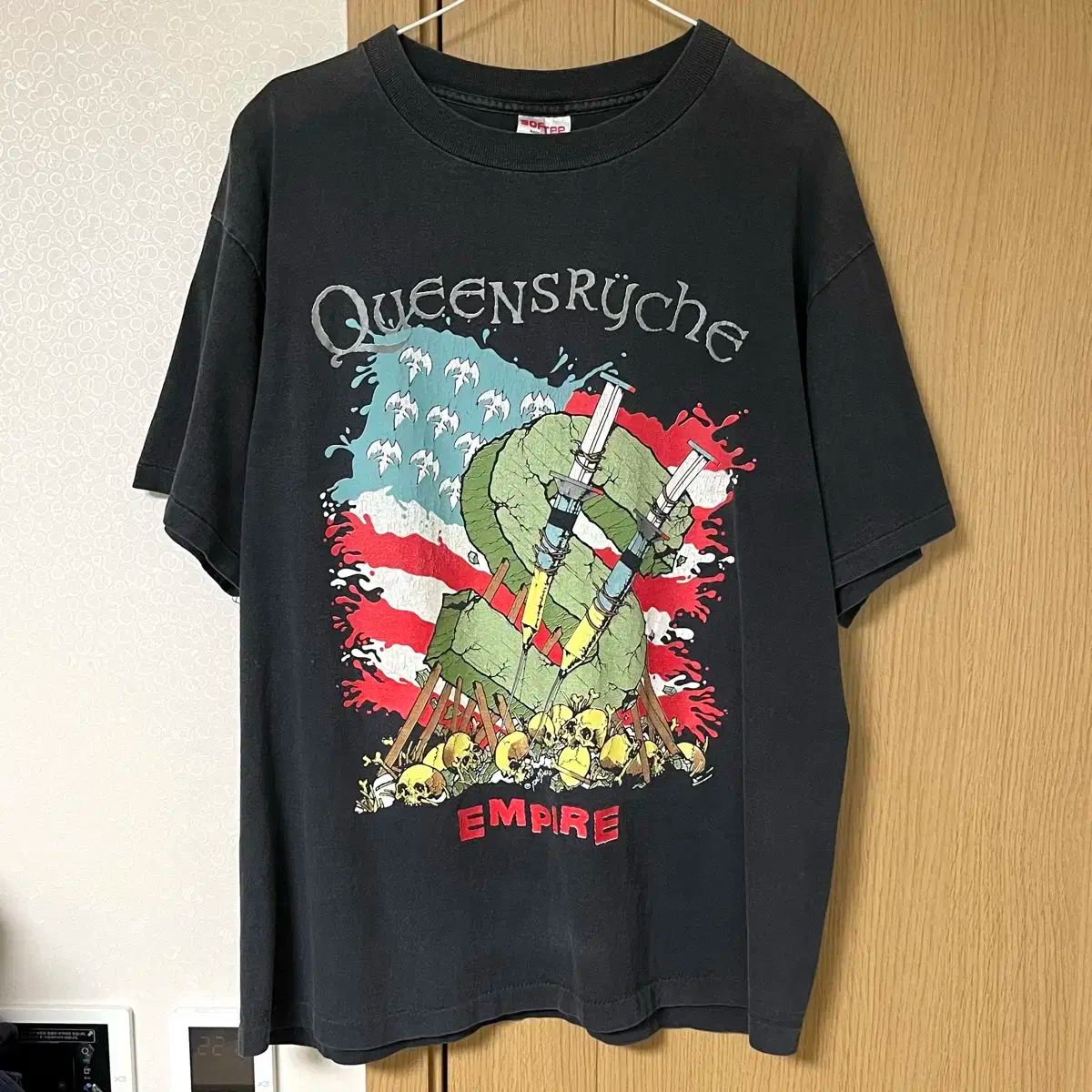 90s ヴィンテージ バンドTシャツ 半袖 Tシャツ ／ queensryche