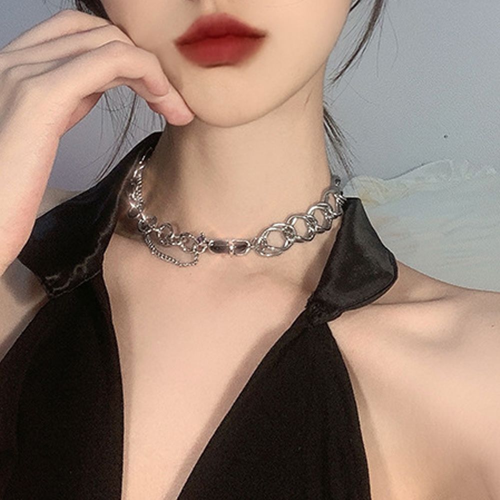 チョーカー ショートネックレス レディース ハート チャーム 二重 黒 赤 首飾り 韓国アクセ シンプル 可愛い おしゃれ