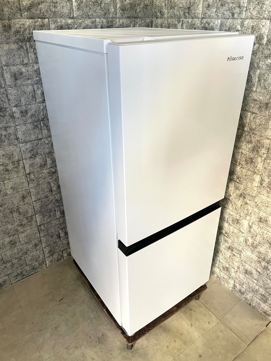 N-4946] Hisense ノンフロン冷凍冷蔵庫 HR-D13E2W