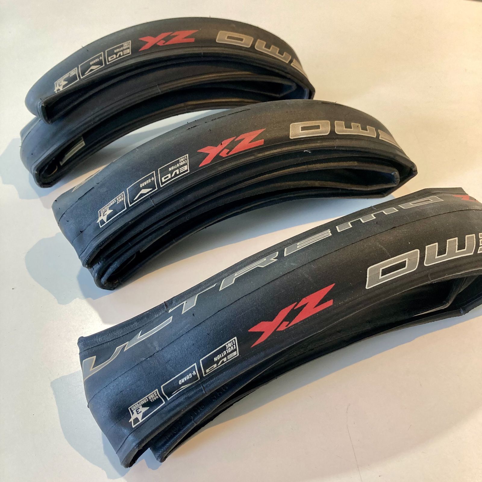 タグなし SCHWALBE|シュワルベ ULTREMO ZX アルトレモ ZX フォールディングタイヤ 3本セット 23-451 自転車タイヤ 3本セット