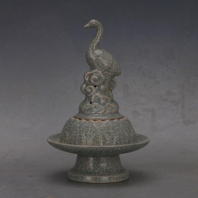 青釉透かし彫り鶴紋釘の香炉 冰裂 香道具 現代工芸品 美術品 装飾品 置物