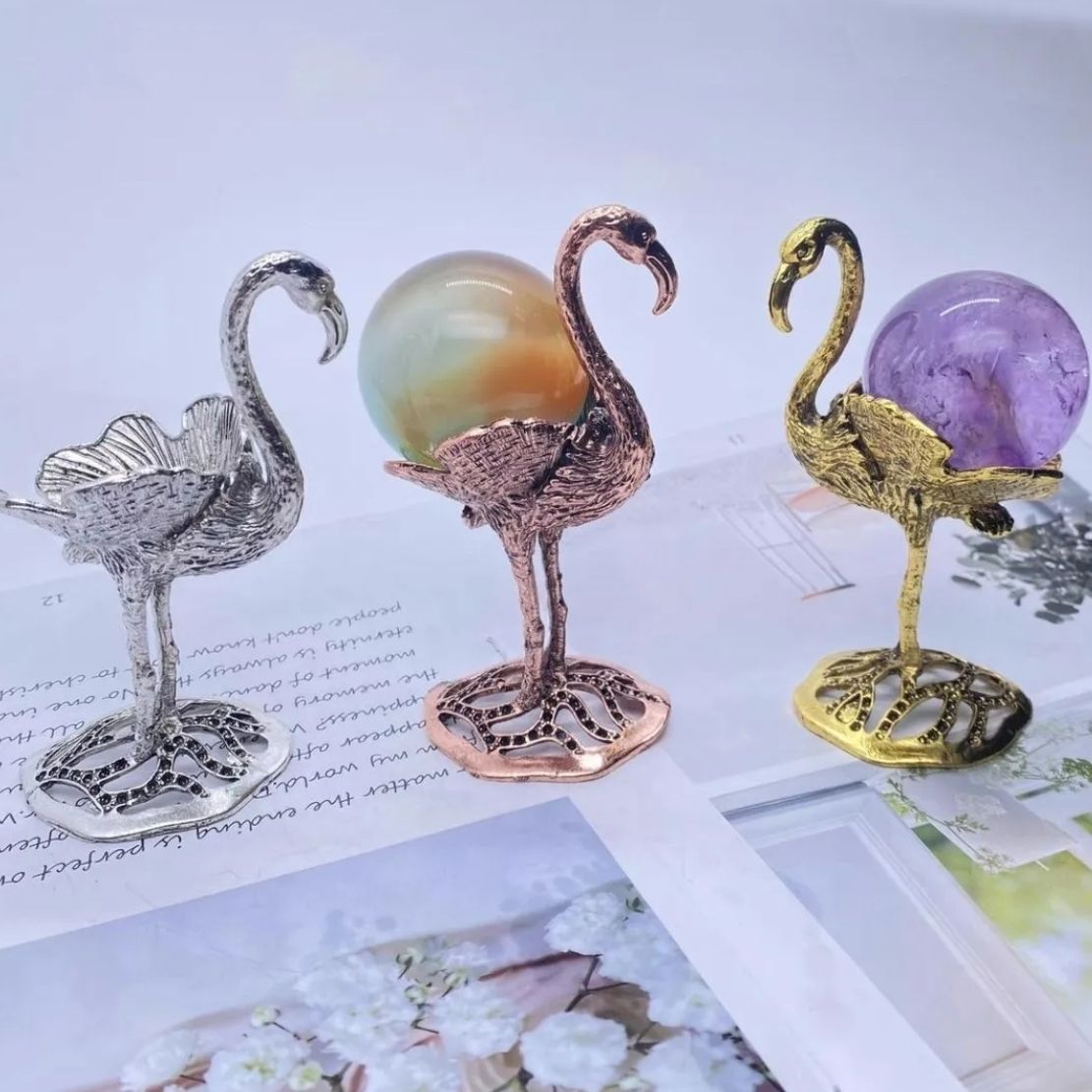 フラミンゴ スフィア台座 3色 鉱物スタンド 天然石 原石 鉱石 - メルカリ