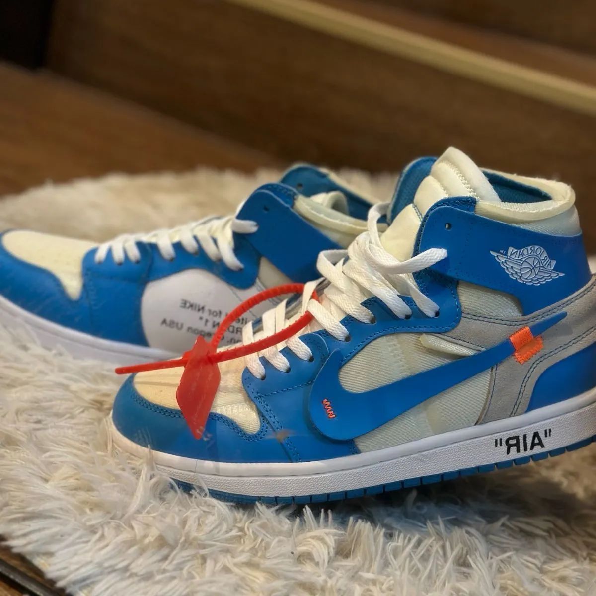 値下げします 新品 NIKE AIR JORDAN 1 ×OFF-WHITE　HIGH UNC 