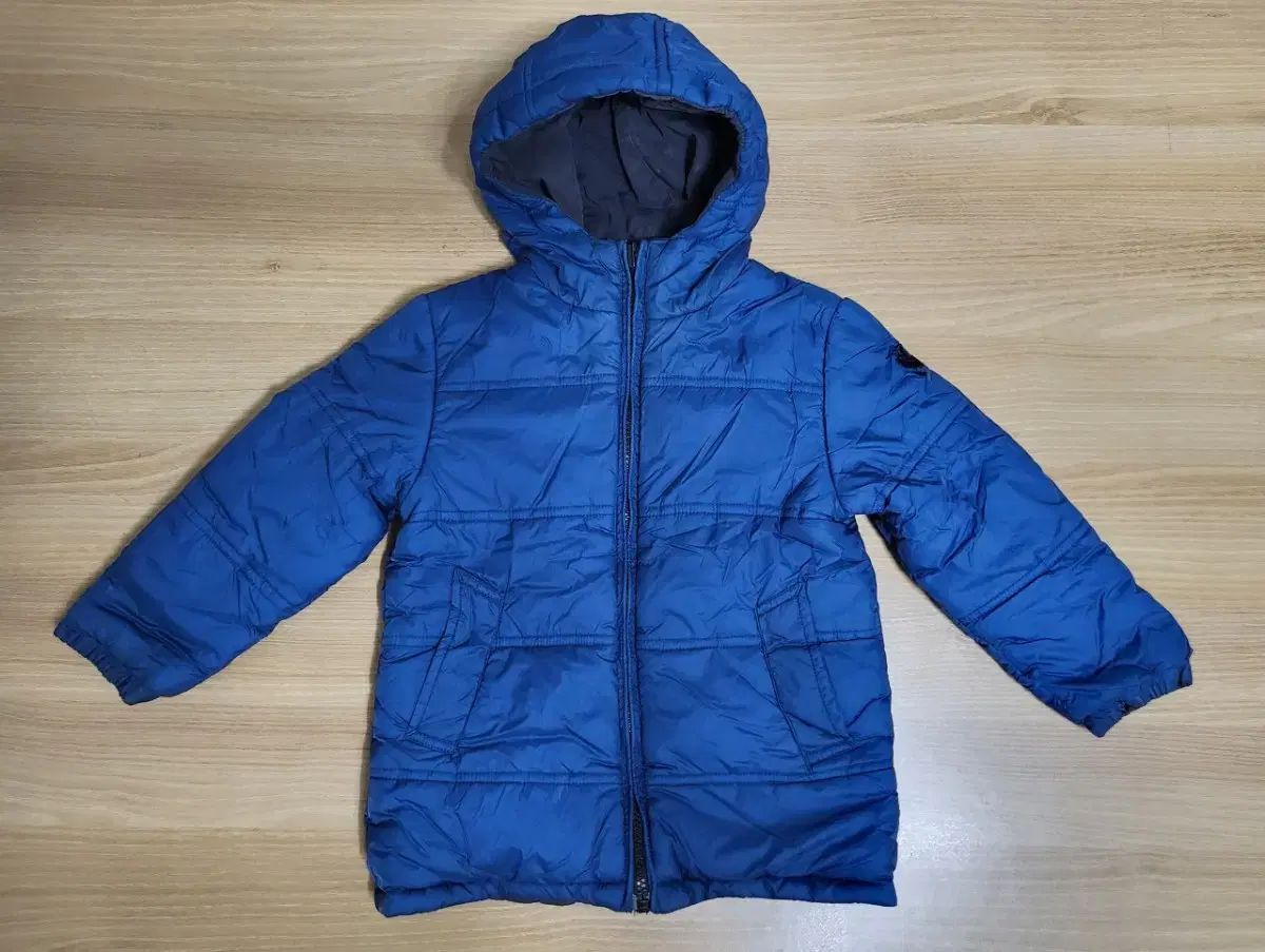 バーバリー 子供用 リバーシブル フード ダウン アウター 3y