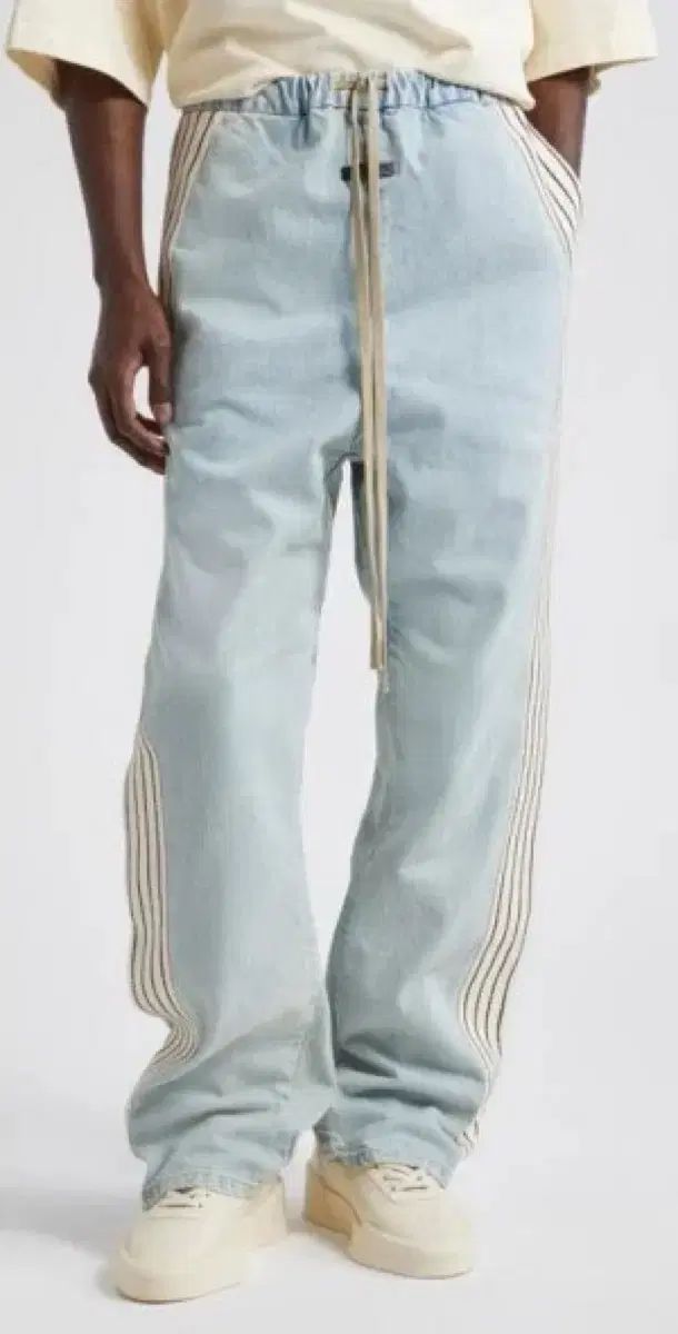 S FEAR OF GOD(フィアオブゴッド) デニムフォーラムパンツ 短期 S FEAR OF GOD(フィアオブゴッド) デニムフォーラムパンツ 短期