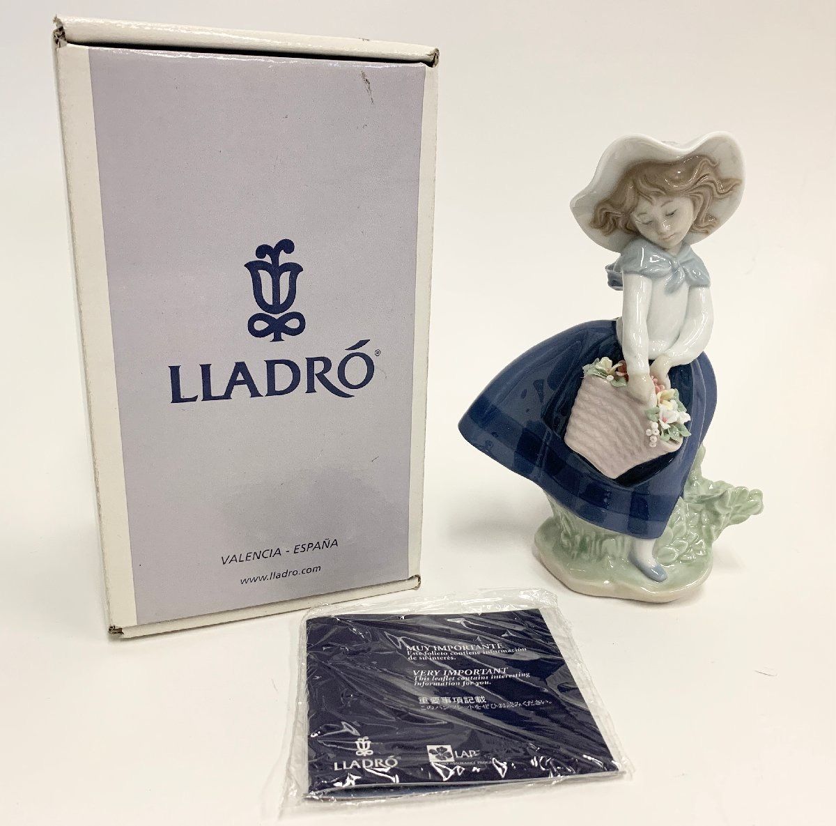 LLADRO/リヤドロ 『きれいな花ばかり』 7374 フィギュリン 置物 陶器