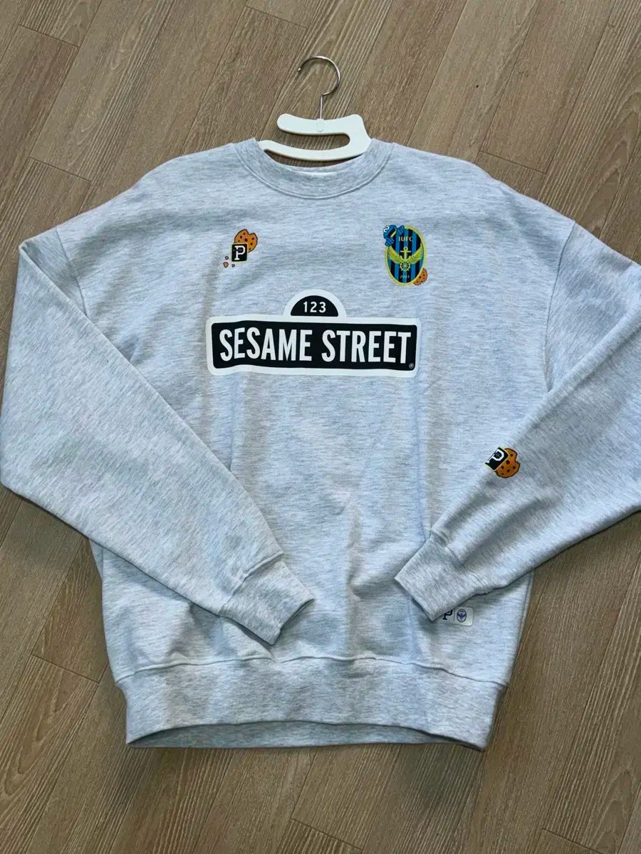 インチョンユナイテッドFC OVER THE PITCH トレーナー s