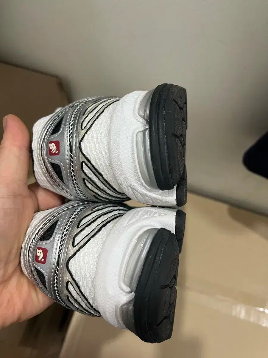 ニューバランス