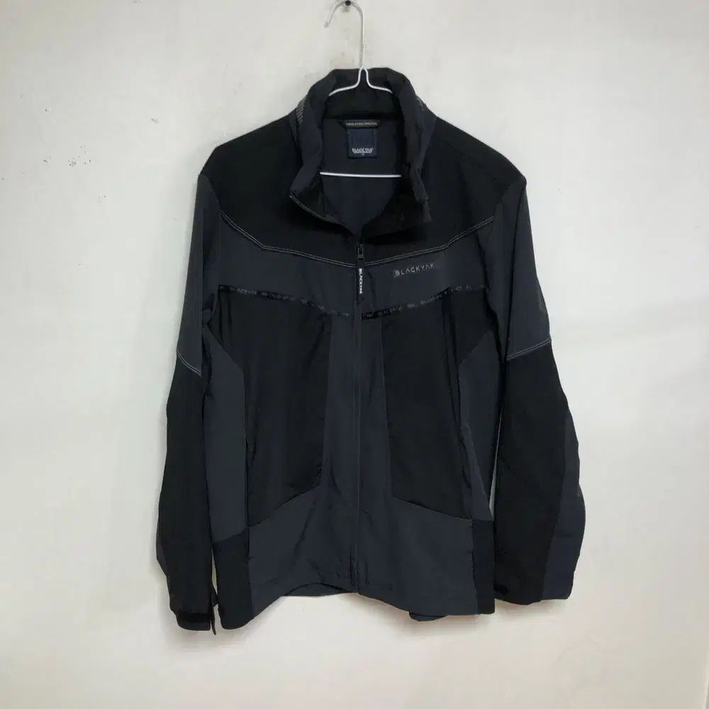 ✨美品✨BLACK YAK ブラック ヤク フードベスト ジャケット BLACK YAK(ブラックヤク) メンズ フード付きジャケット 100L